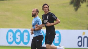 Suárez, Cavani y Godín ya calientan motores con Uruguay