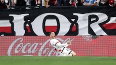 De Tomás celebra su gol al Valladolid.