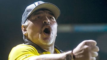 (FILES) In this file photo taken on September 29, 2018, Argentine legend Diego Maradona coach of Mexican second-division club Dorados reacts during a match against Universidad de Guadalajara, at the Banorte stadium in Culiacan, Sinaloa State, Mexico. - Diego Maradona has resigned as coach of Mexican second-division club Dorados for health reasons, his lawyer said on June 13, 2019, after nine tumultuous months in the job for the Argentine football legend. (Photo by RASHIDE FRIAS / AFP)