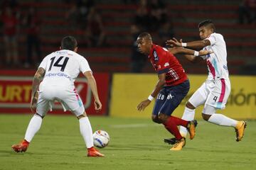 El primer partido terminó 1-1.