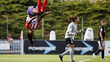 La delantera brasileña, Ludmila, celebra su segundo gol ante el Athletic con una pirueta.