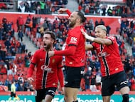 PALMA, 17/01/2026.-El delantero del Real Mallorca Vedat Muriqi celebra su gol contra el Athletic Club de Bilbao, durante el partido de LaLiga EA Sports entre el Real Mallorca y el Athletic Club de Bilbao, este sábado en el estadio Son Moix en Palma.-EFE/Cati Cladera