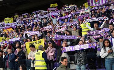 La afición del Real Valladolid volvió a ser lo mejor ante el Barcelona