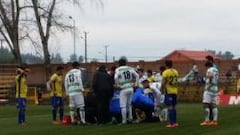 Carvallo sufre grave lesión de tobillo tras chocar con un rival