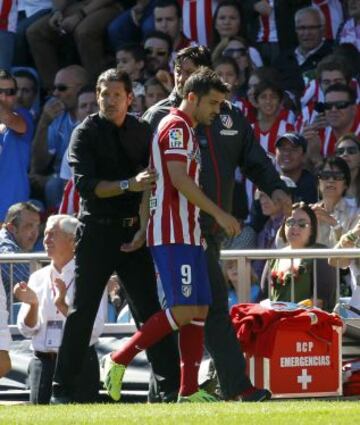 David Villa se retira lesionado tras pedir el cambio.