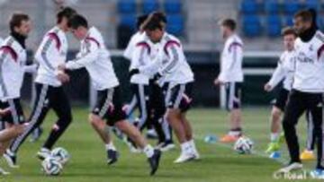 James sigue recuperándose en una sesión junto al Castilla