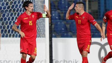 Stefan Savic y Fatos Beqiraj.