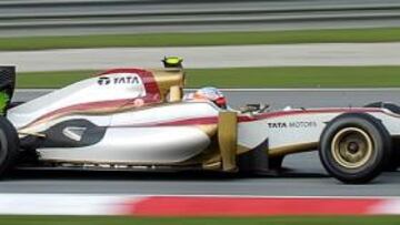 <b>OTRO PASO. </b>De la Rosa superó una carrera muy complicada.