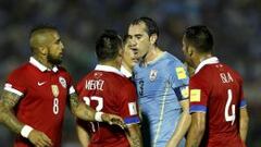 Vidal y Medel se &#039;tragaron&#039; el juego de Uruguay