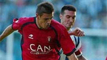 <b>SIN GOL.</B> Osasuna acudirá al Camp Nou sin su mejor goleador y con la duda del delantero australiano Aloisi.