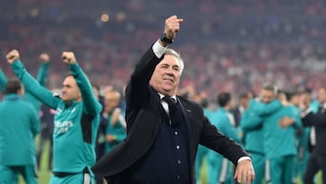 PARIS, FRANCE - MAY 28: Carlo Ancelotti, Manager of Real Madrid, celebrates after the final whistle is blown to confirm their side as winners of the UEFA Champions League following victory in the UEFA Champions League final match between Liverpool FC and Real Madrid at Stade de France on May 28, 2022 in Paris, France. (Photo by David Ramos/Getty Images)