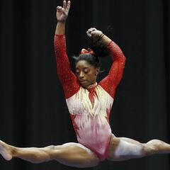 Biles logra la mejor puntuación en dos años en su regreso