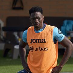 Omeruo, 11.178 kilómetros de riesgo sin jugar un solo minuto