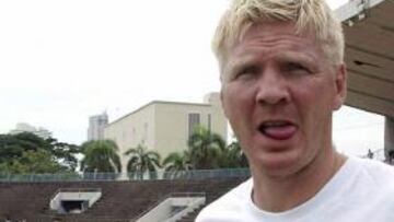 El ex del Bayern y ahora comentarista precisa que "nadie sabe cuándo" y que una gran oferta económica "te puede hacer perder la cabeza".