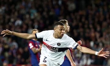 Así celebró Mbappé el primero de sus dos goles al Barça.