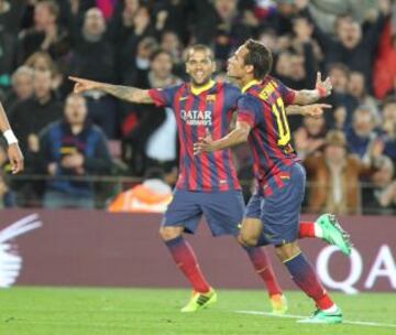 Gol 6-0 Neymar celebrando el gol con Dani Alves con un baile