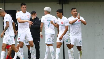 Futbol, Nublense vs Universidad de Chile
Vigesimonovena fecha, campeonato Nacional 2024.
El jugador de Universidad de Chile, izquierda derecha centro, celebra su gol contra Nublense durante el partido de primera division disputado en el estadio Nelson Oyarzun de Chillan, Chile.
03/11/2024
Mauricio Ulloa/Photosport
Football, Nublense vs Universidad de Chile
29th date, 2024 National Championship.
Universidad de Chile player XXXX, left right center, celebrates after scoring against Nublense during the first division match held at the Nelson Oyarzun stadium in Chillan, Chile.
03/11/2024
Mauricio Ulloa/Photosport