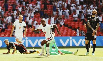 Inglaterra 1-0 Croacia: Saltó a destiempo a la presión Kovacic al carril central y permitió a Kalvin Phillips recortarle y servirle un balón majestuoso al espacio a Sterling, que picaba al espacio y acabó batiendo con dificultades a Livakovic en el mano a mano.