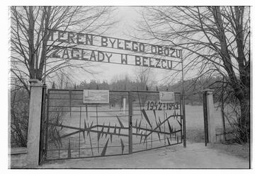 Situado al sudeste de Polonia, cerca de la ciudad ucraniana de Lviv (Lepolis). Aproximadamente 600.000 prisioneros fueron asesinados en este campo.