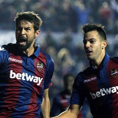 Coke rescata un punto al final para un Levante con uno menos