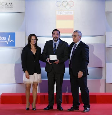 La nadadora Mireia Belmonte, el piragüista Saul Craviotto y la karateca Sandra Sánchez, entre otros muchos deportistas españoles, han sido premiados en la gala anual organizada por el Comité Olímpico Español, que reconoce los éxitos más notables de esta temporada.