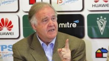 En el Managua Resort Village, la directiva de Santiago Wanderers, encabezada por el presidente Jorge Lafrentz, presentó este lunes a su nuevo director técnico, Alfredo Arias.