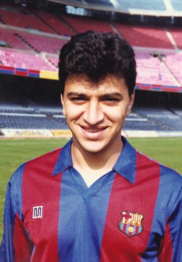 Se desempeñaba como centrocampista, actualmente retirado. Se formó en las categorías inferiores del Barcelona. La temporada 87/88 jugó en el primer equipo aunque disputó pocos partidos. En la temporada siguiente fichó por el Tottenham Hotspur de la Premier League
