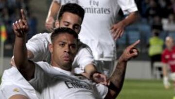 Con su hat-trick ante el Socuéllamos Mariano se colocó en lo más alto de la tabla de goleadores de Segunda B junto a Dalmau.