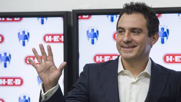 Luis Pérez anuncia su retiro del fútbol