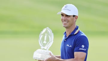 DUBLIN, OHIO - JUNE 05: Billy Horschel of the United States poses with the trophy after winning the Memorial Tournament presented by Workday at Muirfield Village Golf Club on June 05, 2022 in Dublin, Ohio.   Andy Lyons/Getty Images/AFP
== FOR NEWSPAPERS, INTERNET, TELCOS & TELEVISION USE ONLY ==