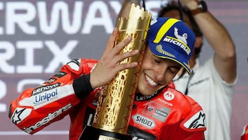 Marc Márquez en el podio de Qatar.