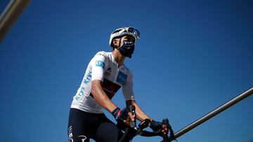 Egan Bernal antes de la etapa 10 del Tour de Francia.