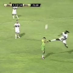 Adebayor en modo 'carnicero': para haber mandado a su rival directo al hospital