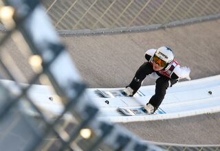 Prevc deja incrédulo a Kobayashi con su doblete en Wisla