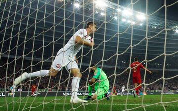 Krzysztof Piatek in action against Portugal.