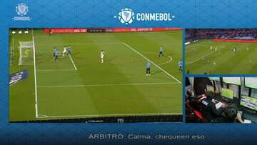 “No entra todo”: así actuó el VAR en la jugada que reclama Perú