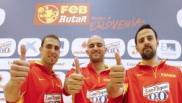 PREPARADOS. Pablo Aguilar, Xavi Rey y Germán Gabriel viven con felicidad su primera oportunidad en un gran campeonato.