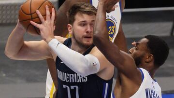 Duelo colosal: Luka Doncic (42) puede con un Curry divino (57)