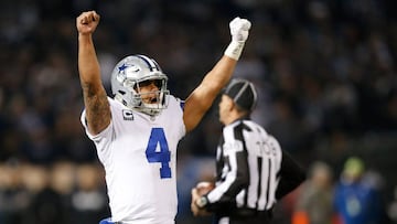 OAKLAND, CA - DECEMBER 17: Dak Prescott #4 of the Dallas Cowboys celebrates in the final moments of their NFL game against the Oakland Raiders at Oakland-Alameda County Coliseum on December 17, 2017 in Oakland, California.   Lachlan Cunningham/Getty Images/AFP
 == FOR NEWSPAPERS, INTERNET, TELCOS &amp; TELEVISION USE ONLY ==