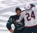 Lo califican como la pelea del año en la NHL y es lo más viral del momento: es una brutalidad cómo se pegan