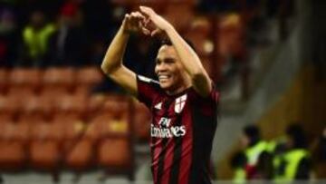 Celebración de Carlos Bacca ante la Fiore