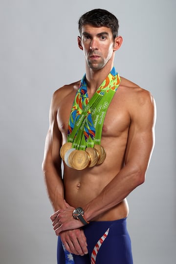 Hablar de los Juegos Olímpicos es hablar de Michael Phelps. La primera vez que participó en esta competición fue en Sídney 2000 y, hasta su adiós en Río 2016, logró 28 medallas, de las cuales 23 son de oro. Asimismo ostenta el récord de más metales conseguidos en una misma edición, con un total de 8, tras superar a otro nadador, Mark Spitz, quien había conseguido 7 en Múnich 1972.