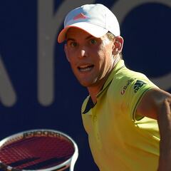 Thiem comfortable in victory as rain delays Wawrinka