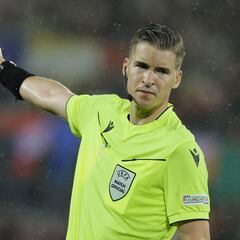 Letexier dirigirá el Dortmund-Barça y Lukjancukas el Atlético-Slovan