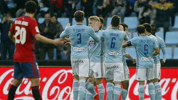 GRA345 VIGO (Pontevedra),19/02/2017.-Los jugadores del del Celta de Vigo celebran el gol que marco Pione Sisti ante el Osasuna, durante el el partido de la 23&ordm; jornada de la Primera Divisi&oacute;n que ambos equipos disputan en el estadio de Balaidos