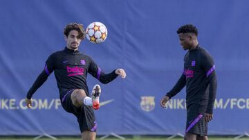 01/11/21 
 ENTRENAMIENTO DEL BARCELONA 
 Collado  Fati