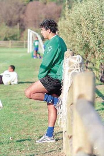 Carlos Toro jugó en Santiago Wanderers, fue campeón el 2001 y ese mismo año fue parte de la selección chilena que disputó la Copa América 2001.