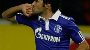 Hat-trick de Raúl, en la goleada al Werder Bremen