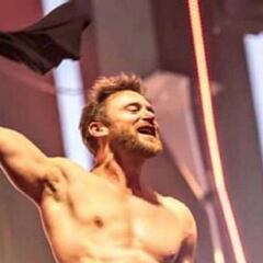 David Guetta presume de músculo en su 51º cumpleaños