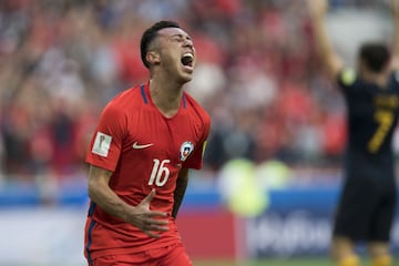 Futbol, Chile vs Australia
El jugador de la seleccion chilena Martin Rodriguez, derecha, celebra su gol contra Australia durante el partido del grupo B de la Copa Confederaciones en el estadio Arena Spartak de Moscu, Rusia.
25/06/2017
Mexsport/Photosport
*******

Football, Chile vs Australia
Chile's player Martin Rodriguez right, celebrates after scoring against Australia during the group B football match of the Confederations Cup at the Spartak Arena in Moscow, Russia.
25/06/2017
Mexsport/Photosport